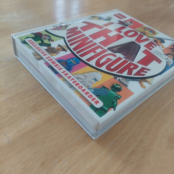 Lego I Love That Minifigure Book Hardcover - Picture 3 of 8